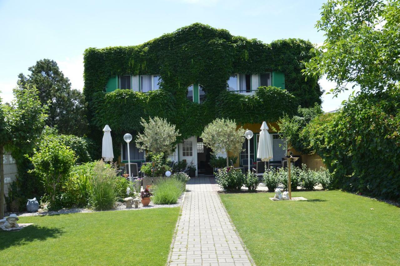 Gaestehaus Schmidt Podersdorf am See Esterno foto