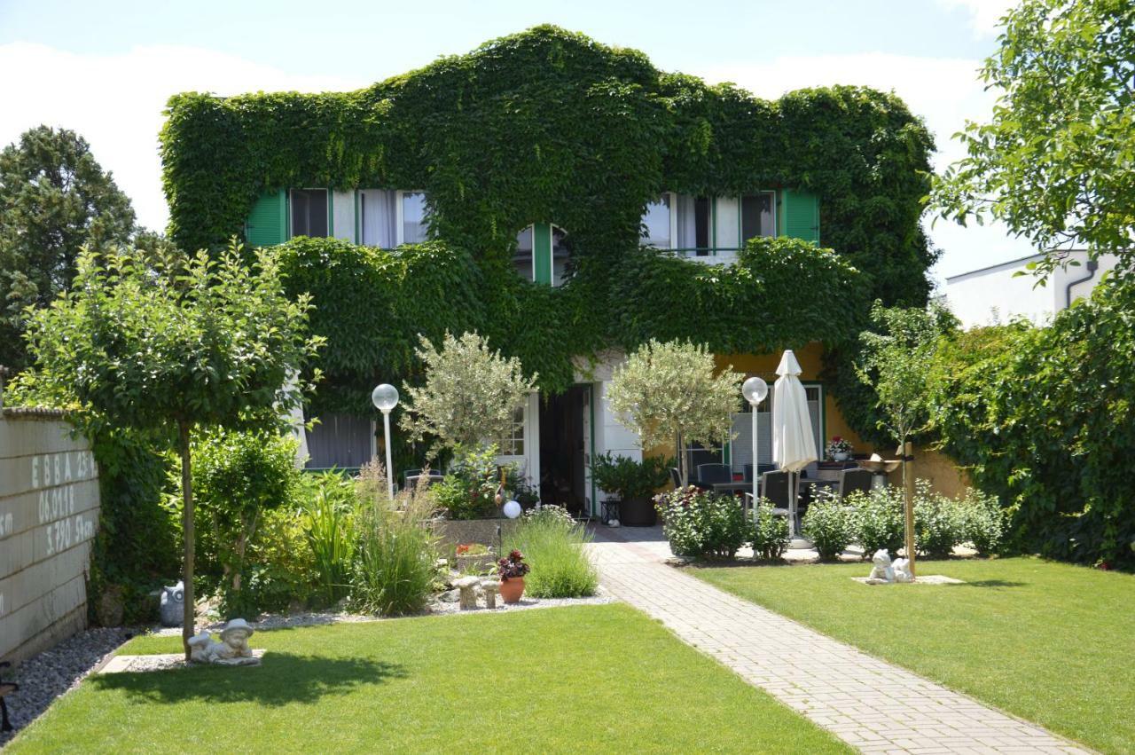 Gaestehaus Schmidt Podersdorf am See Esterno foto